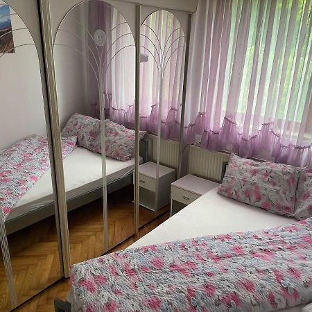Slatka Sobica Za Dvoje Sa Upotrebom Zajednicke Kuhinje I Kupaonice Zagreb Eksteriør bilde